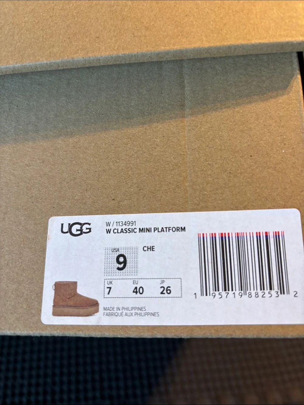 UGG stylish chestnut